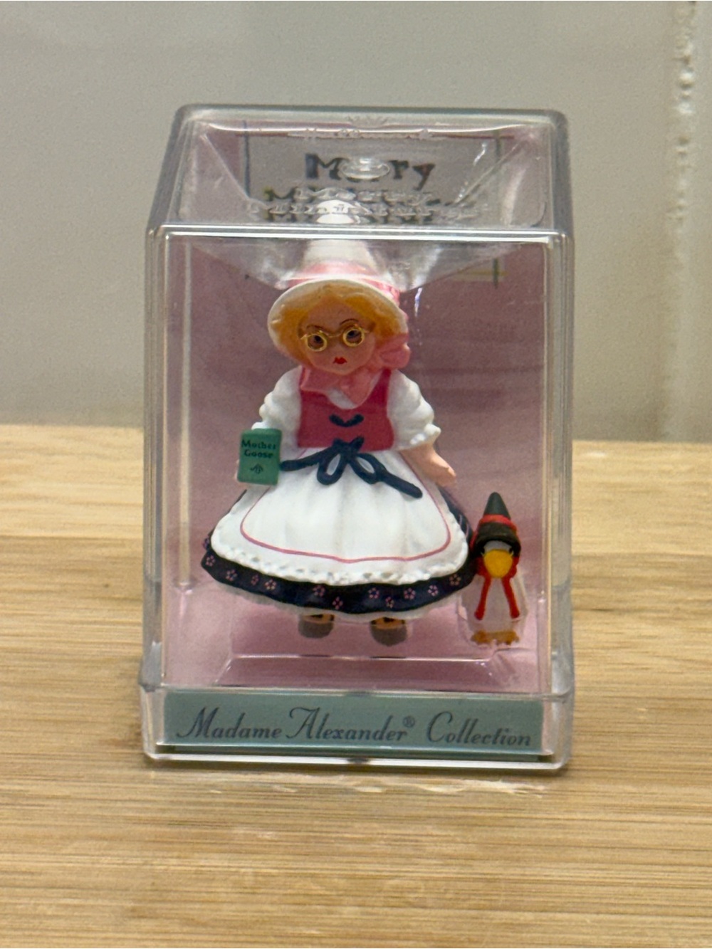 Madame Alexander Blue Label Keepsake Display